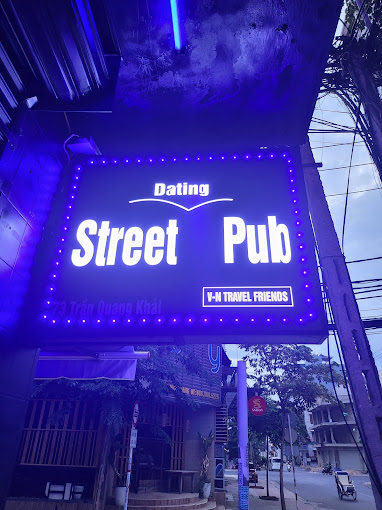 Street Dating Pub