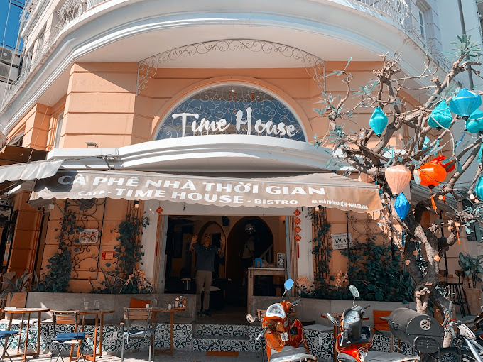 Time House Auberge & Bistro