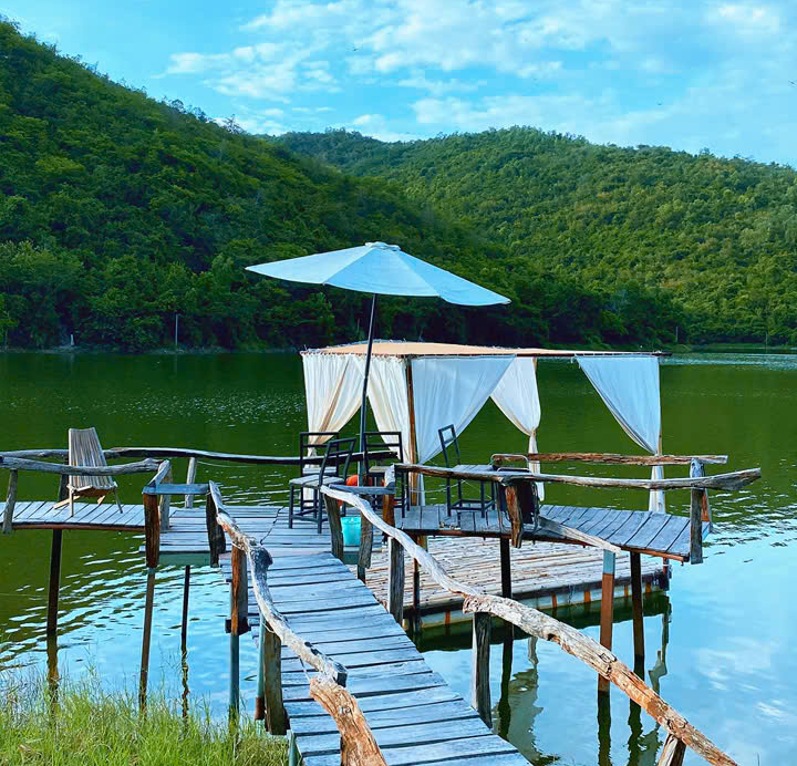 Mới toanh ở Nha Trang ZCamping Hồ Kênh Hạ, Vừa chill bên hồ, vừa bay Zipline! | FNBMaps.Com