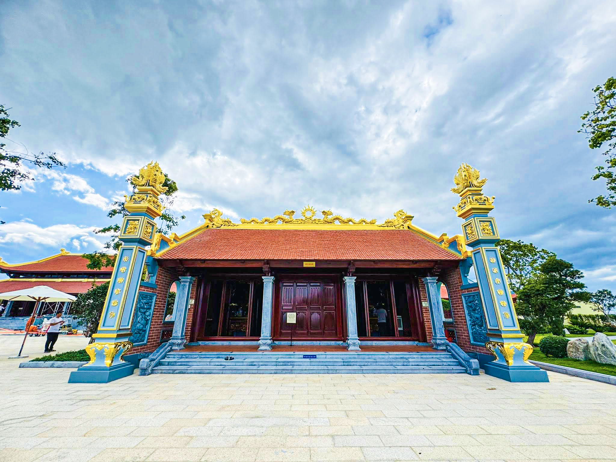 Chùa mới trên Núi Chín Khúc gây sốt "Trúc Lâm Phụng Thùy Sơn" bên trong có gì