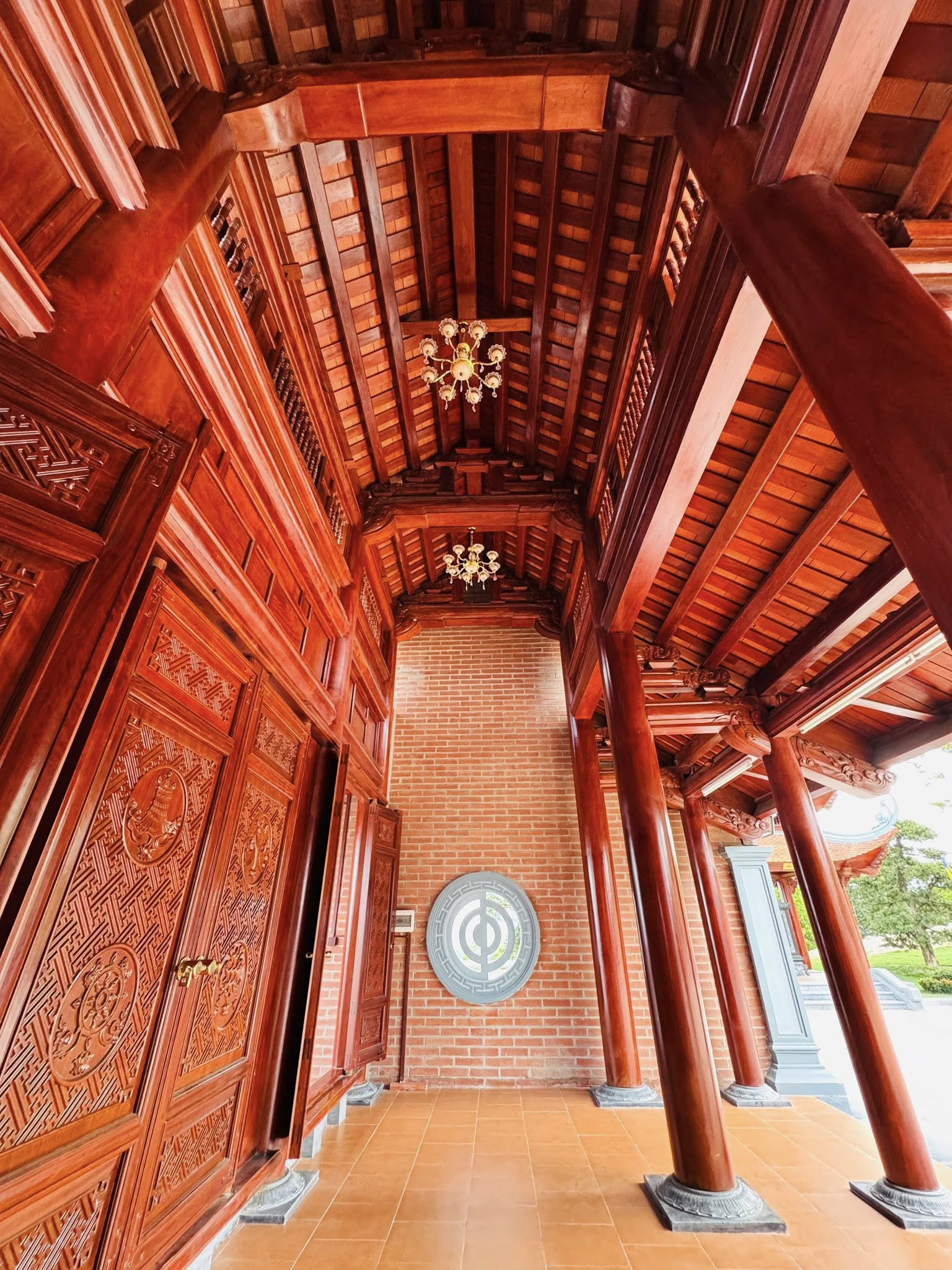 Chùa mới trên Núi Chín Khúc gây sốt "Trúc Lâm Phụng Thùy Sơn" bên trong có gì