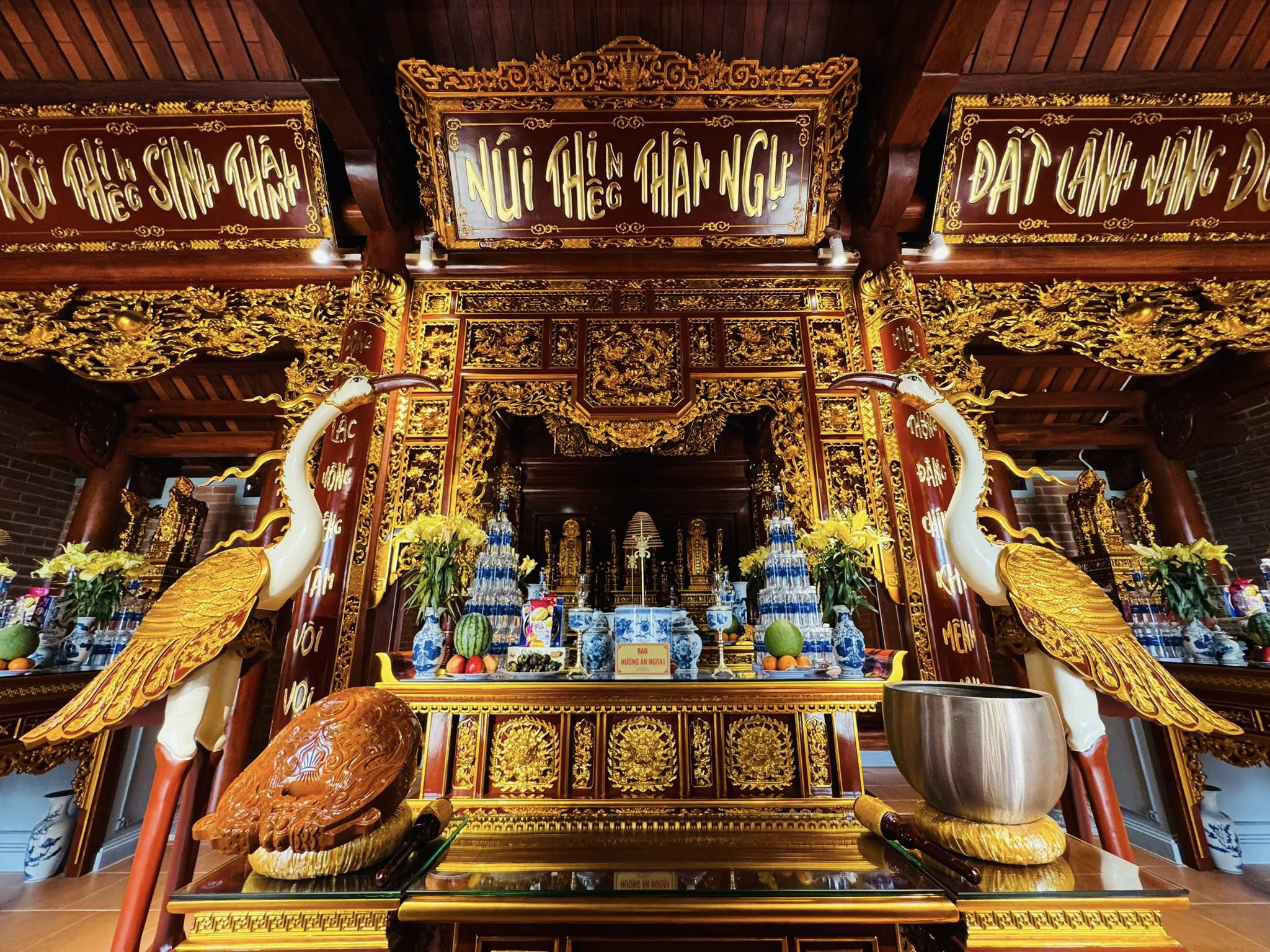 Chùa mới trên Núi Chín Khúc gây sốt "Trúc Lâm Phụng Thùy Sơn" bên trong có gì