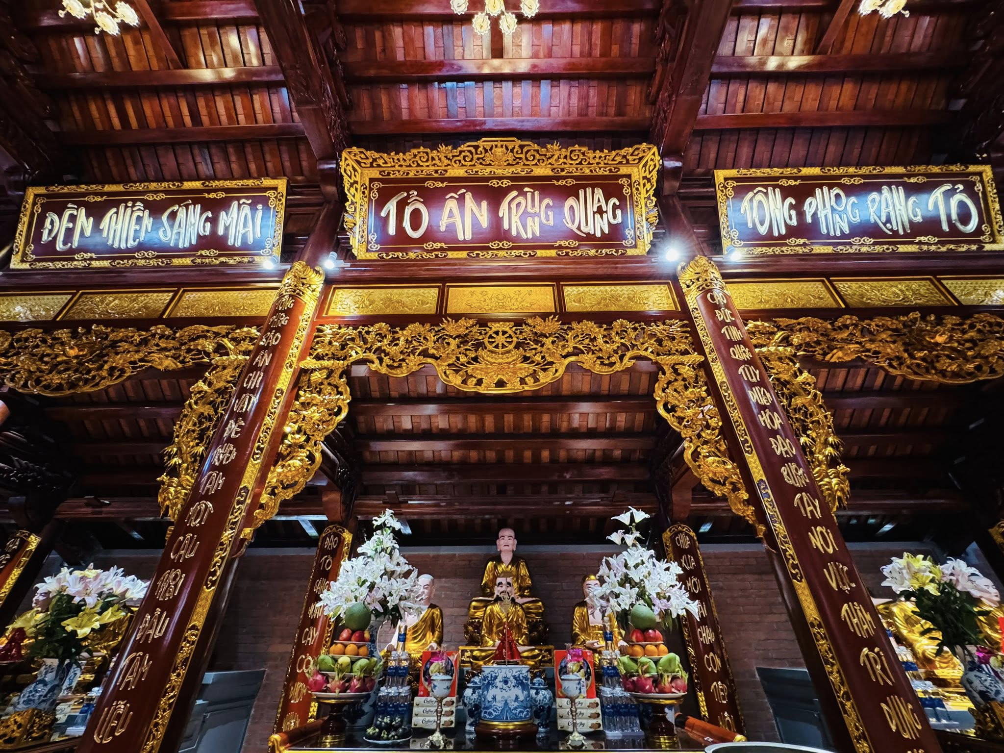 Chùa mới trên Núi Chín Khúc gây sốt "Trúc Lâm Phụng Thùy Sơn" bên trong có gì