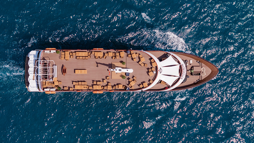 Tàu Emperor Cruise Nha Trang – Khi Chuyến Đi Biến Thành Nghệ Thuật Trải Nghiệm 5 Sao