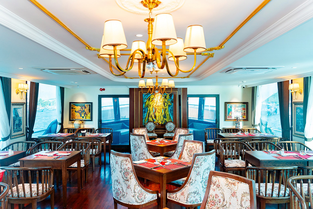 Tàu Emperor Cruise Nha Trang – Khi Chuyến Đi Biến Thành Nghệ Thuật Trải Nghiệm 5 Sao