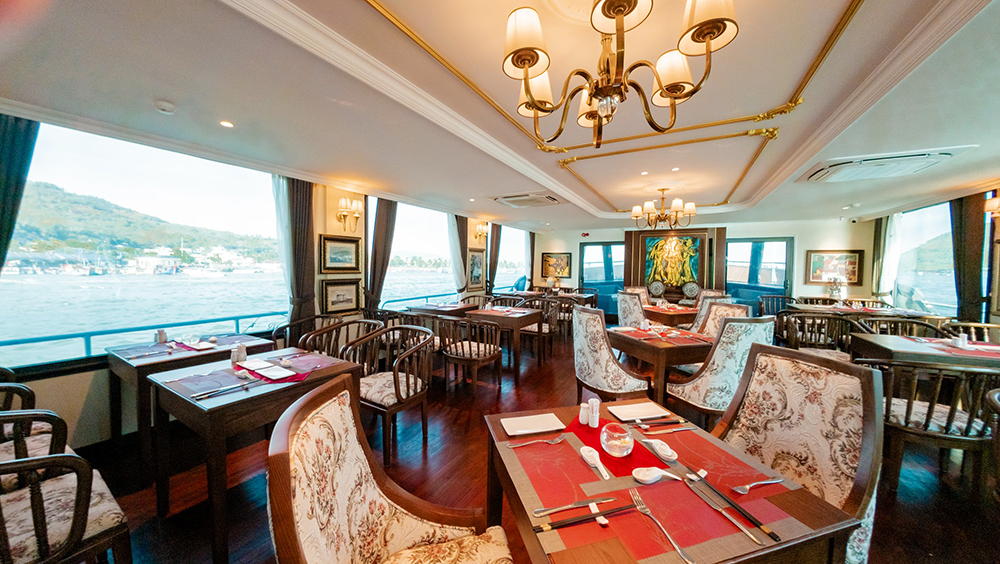 Tàu Emperor Cruise Nha Trang – Khi Chuyến Đi Biến Thành Nghệ Thuật Trải Nghiệm 5 Sao