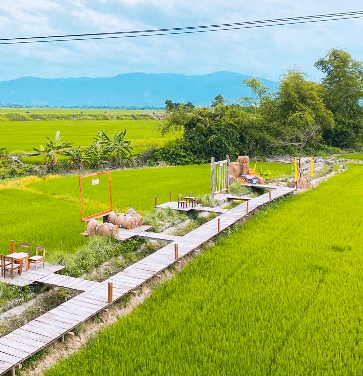 Gác Lúa Coffee – Quán cà phê view đồng lúa siêu chill ở Diên Khánh, Khánh Hòa