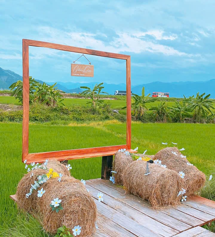 Gác Lúa Coffee – Quán cà phê view đồng lúa siêu chill ở Diên Khánh, Khánh Hòa