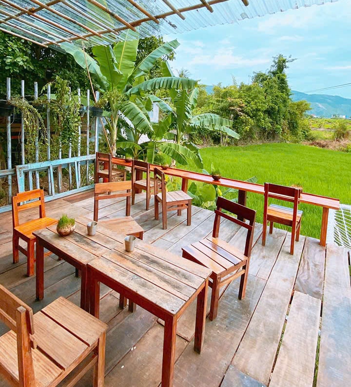 Gác Lúa Coffee – Quán cà phê view đồng lúa siêu chill ở Diên Khánh, Khánh Hòa