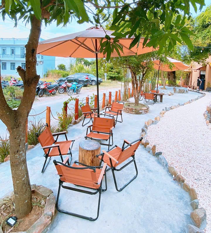 Gác Lúa Coffee – Quán cà phê view đồng lúa siêu chill ở Diên Khánh, Khánh Hòa