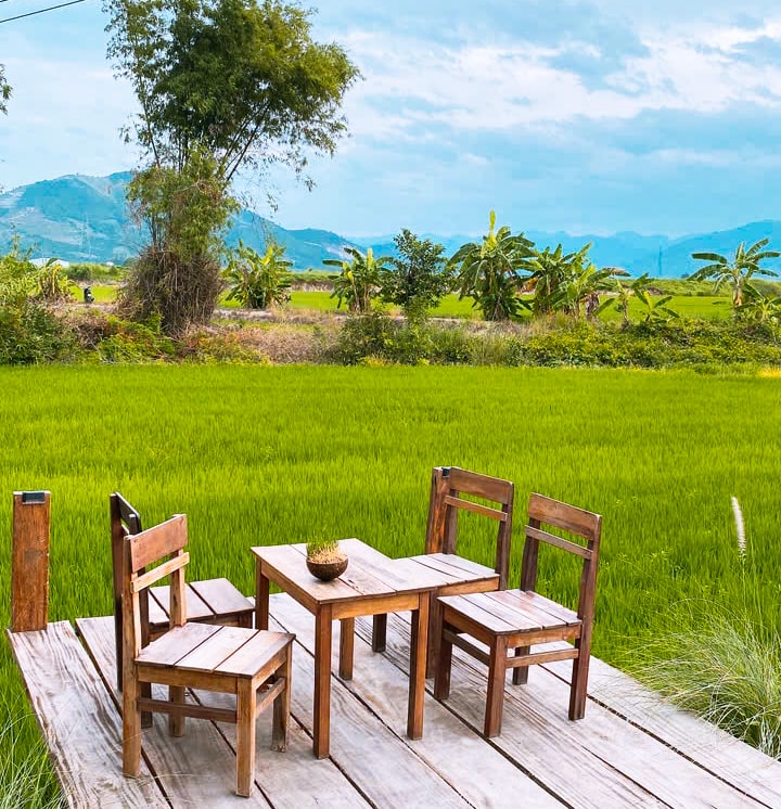Gác Lúa Coffee – Quán cà phê view đồng lúa siêu chill ở Diên Khánh, Khánh Hòa
