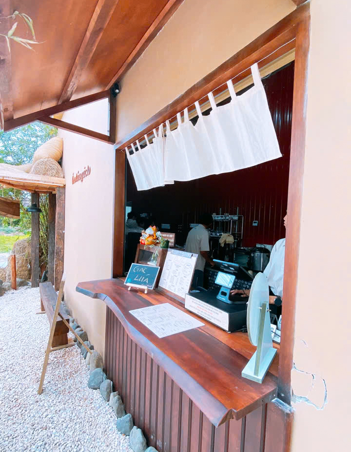 Gác Lúa Coffee – Quán cà phê view đồng lúa siêu chill ở Diên Khánh, Khánh Hòa