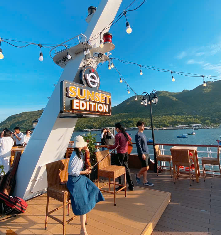 Review "Tour Du Thuyền Emperor Cruises Nha Trang" View 360, Vote 5* Tuyệt Đối | FNBMaps.Com