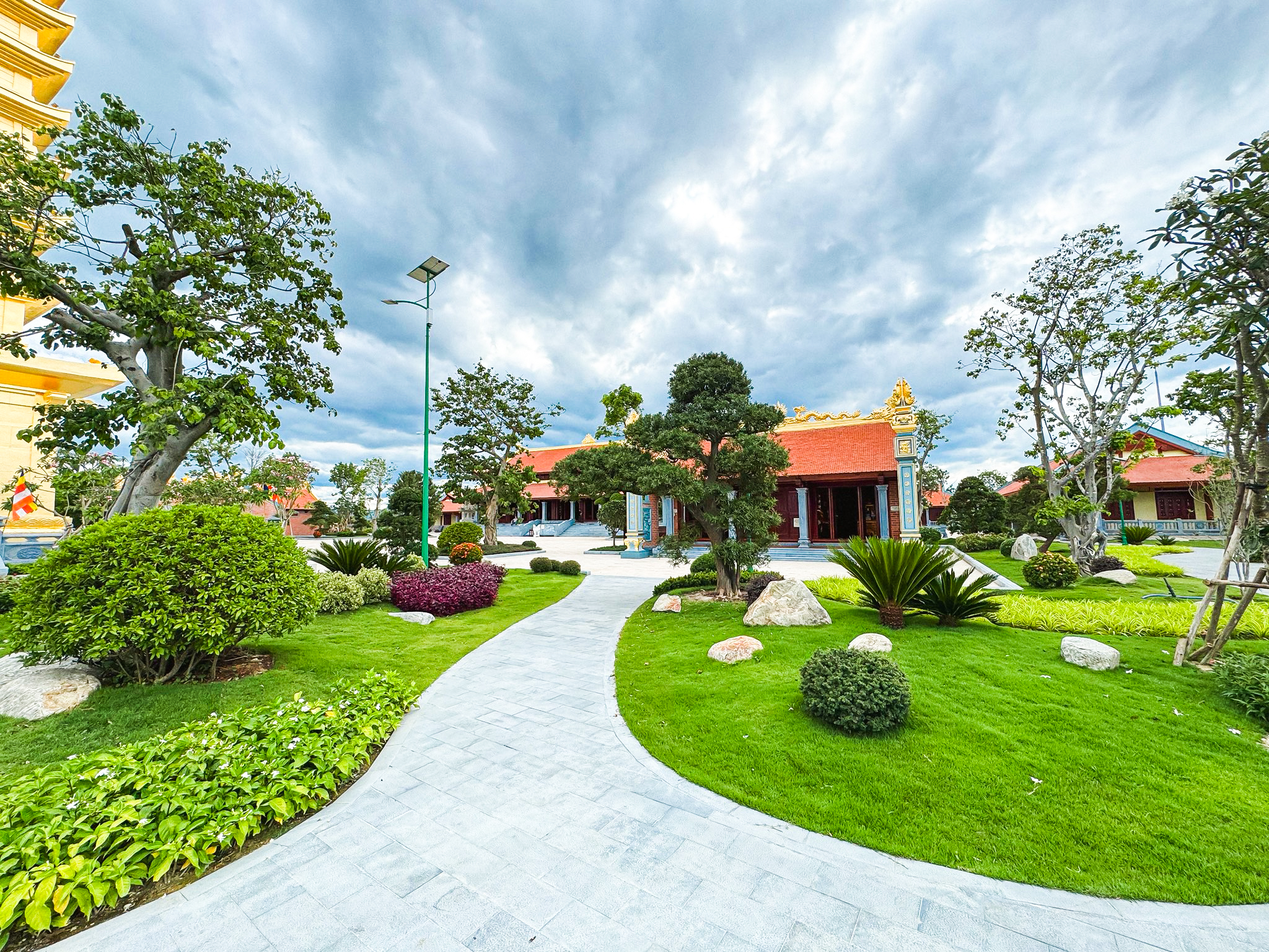 SOS!!! Cảnh Báo Nóng Đường Lên Chùa Trúc Lâm Phụng Thùy Sơn Nguy Hiểm Khôn Lường !!! | FNBMaps.Com