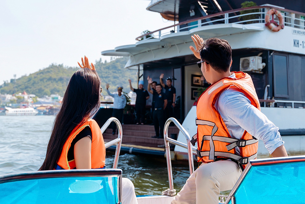 Tour Du Thuyền 'đáng tiền' nhất tại Nha Trang! Tiêu chuẩn hay cao cấp???