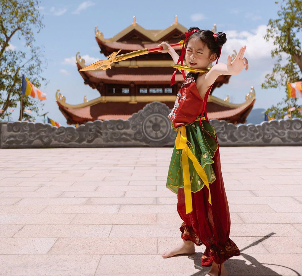 Bộ ảnh "Na Tra" nhí siêu cute trên Chùa Trúc Lâm Phụng Thùy Sơn Nha Trang đang gây bão MXH | FNBMaps.Com