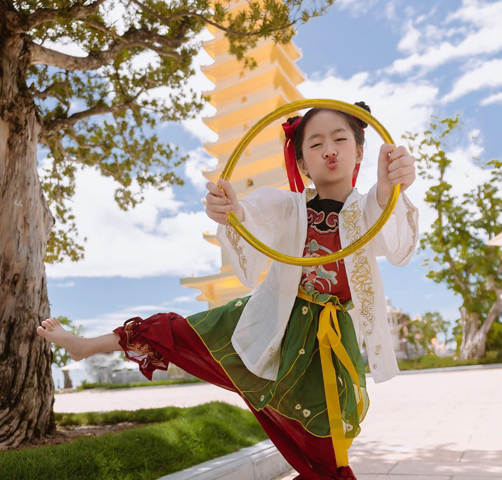 Bộ ảnh "Na Tra" nhí siêu cute trên Chùa Trúc Lâm Phụng Thùy Sơn Nha Trang đang gây bão MXH | FNBMaps.Com