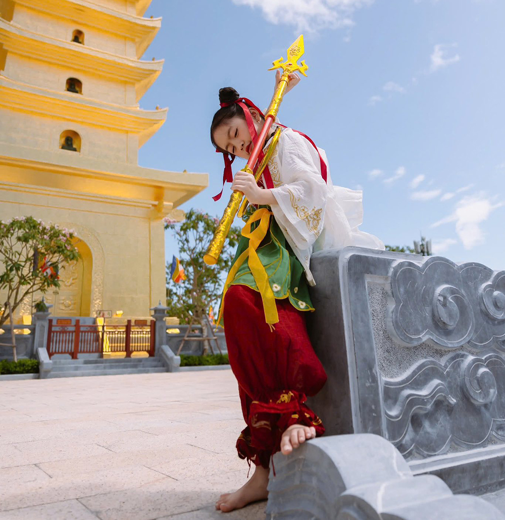 Bộ ảnh "Na Tra" nhí siêu cute trên Chùa Trúc Lâm Phụng Thùy Sơn Nha Trang đang gây bão MXH | FNBMaps.Com
