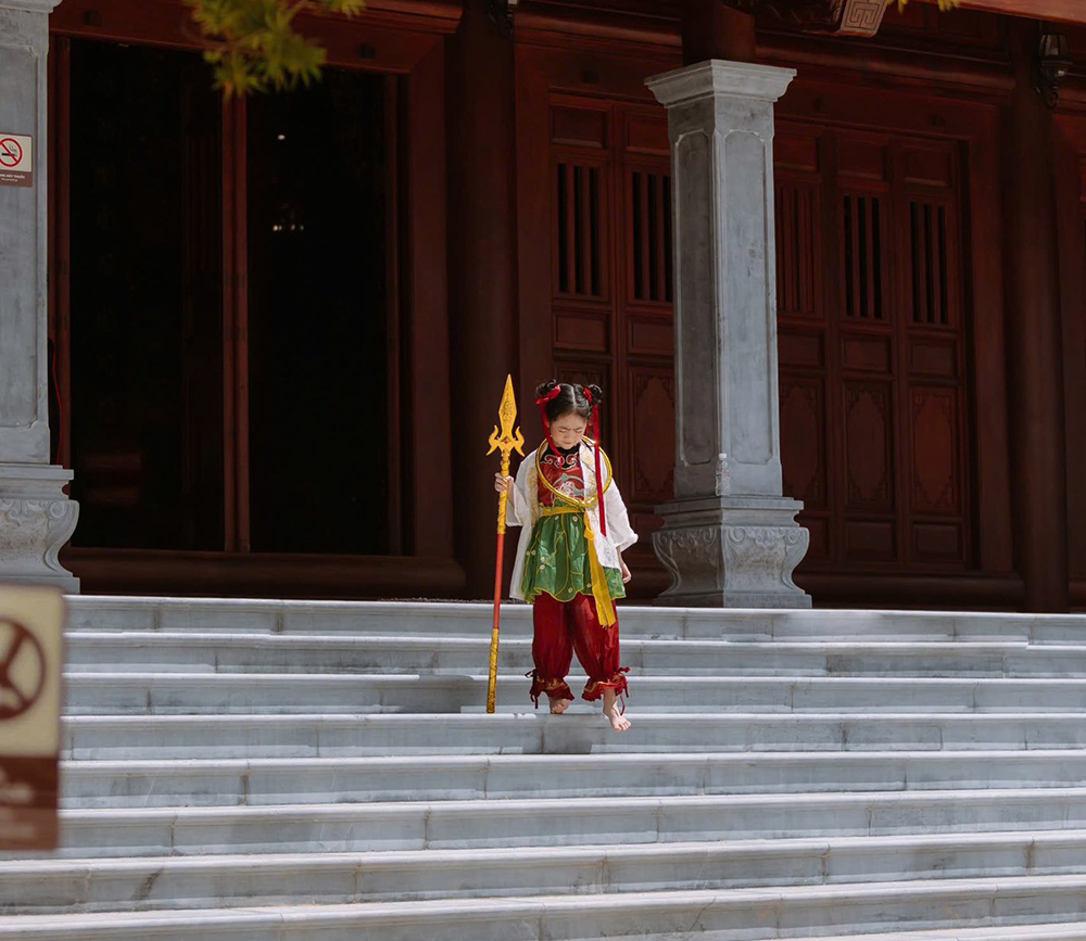 Bộ ảnh "Na Tra" nhí siêu cute trên Chùa Trúc Lâm Phụng Thùy Sơn Nha Trang đang gây bão MXH | FNBMaps.Com