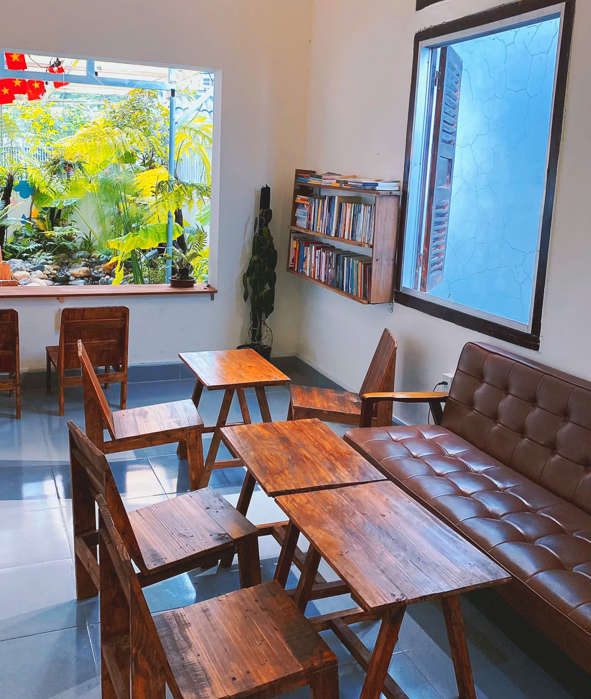 Tiệm cà phê ngày bình yên Nha Trang| FNBMaps.com