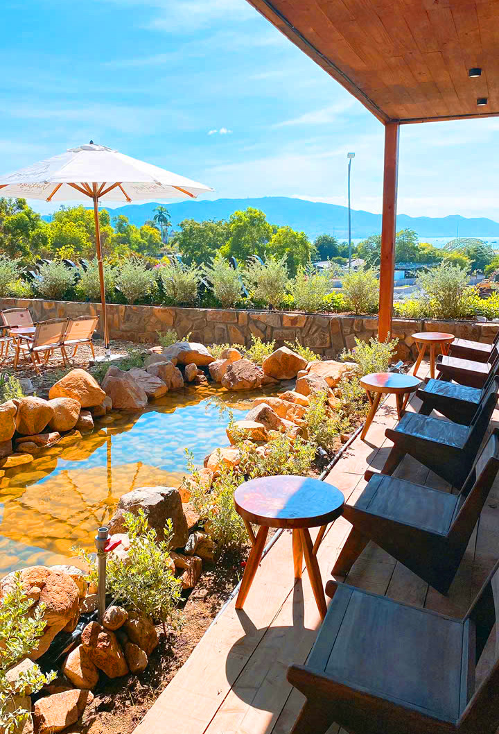 Quán cafe view biển ở Nha Trang| FNBMaps.com