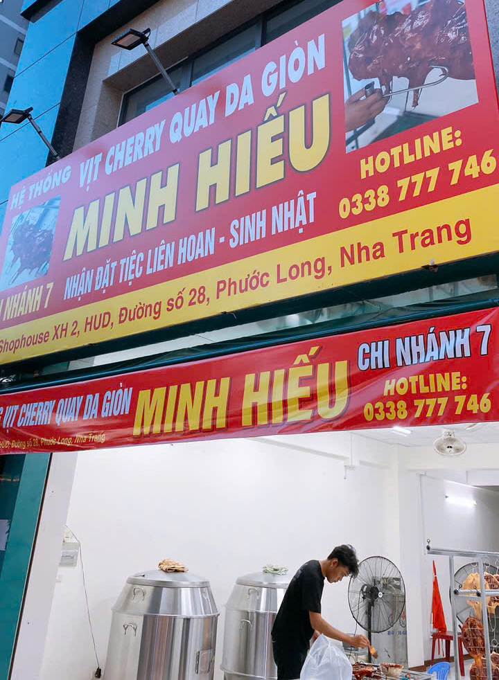 Vịt quay da giòn Minh Hiếu | Fnbmaps.com