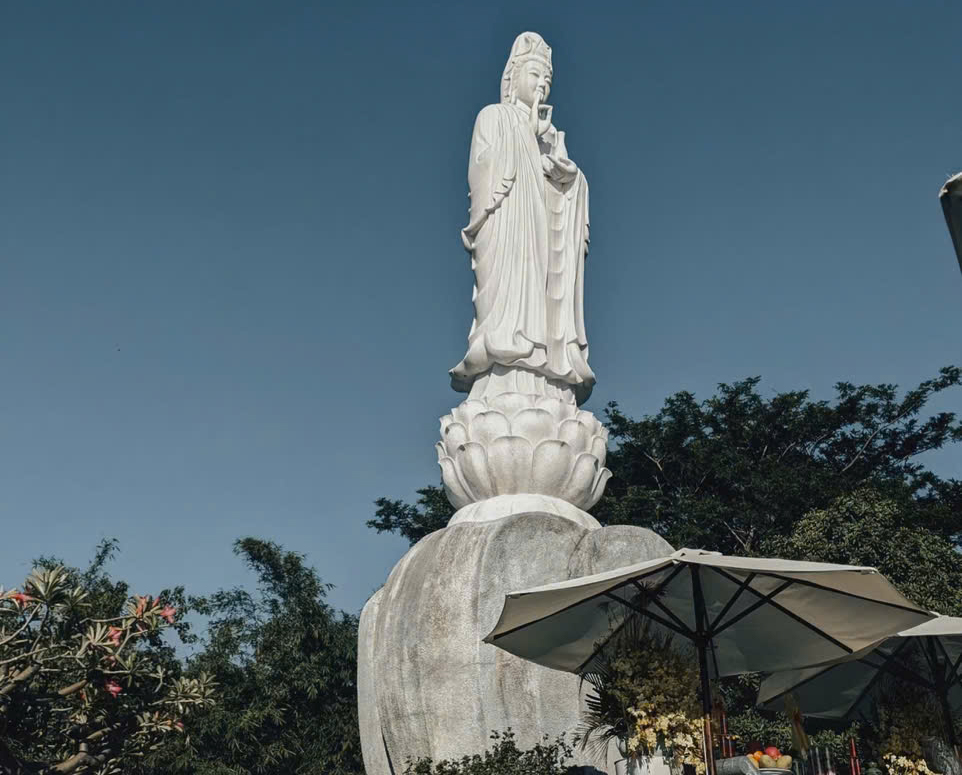 Viếng Chùa Đầu Năm 2026 – Hành Trình Chiêm Bái 8 Ngôi Chùa Đẹp & Linh Thiêng Nhất Nha Trang