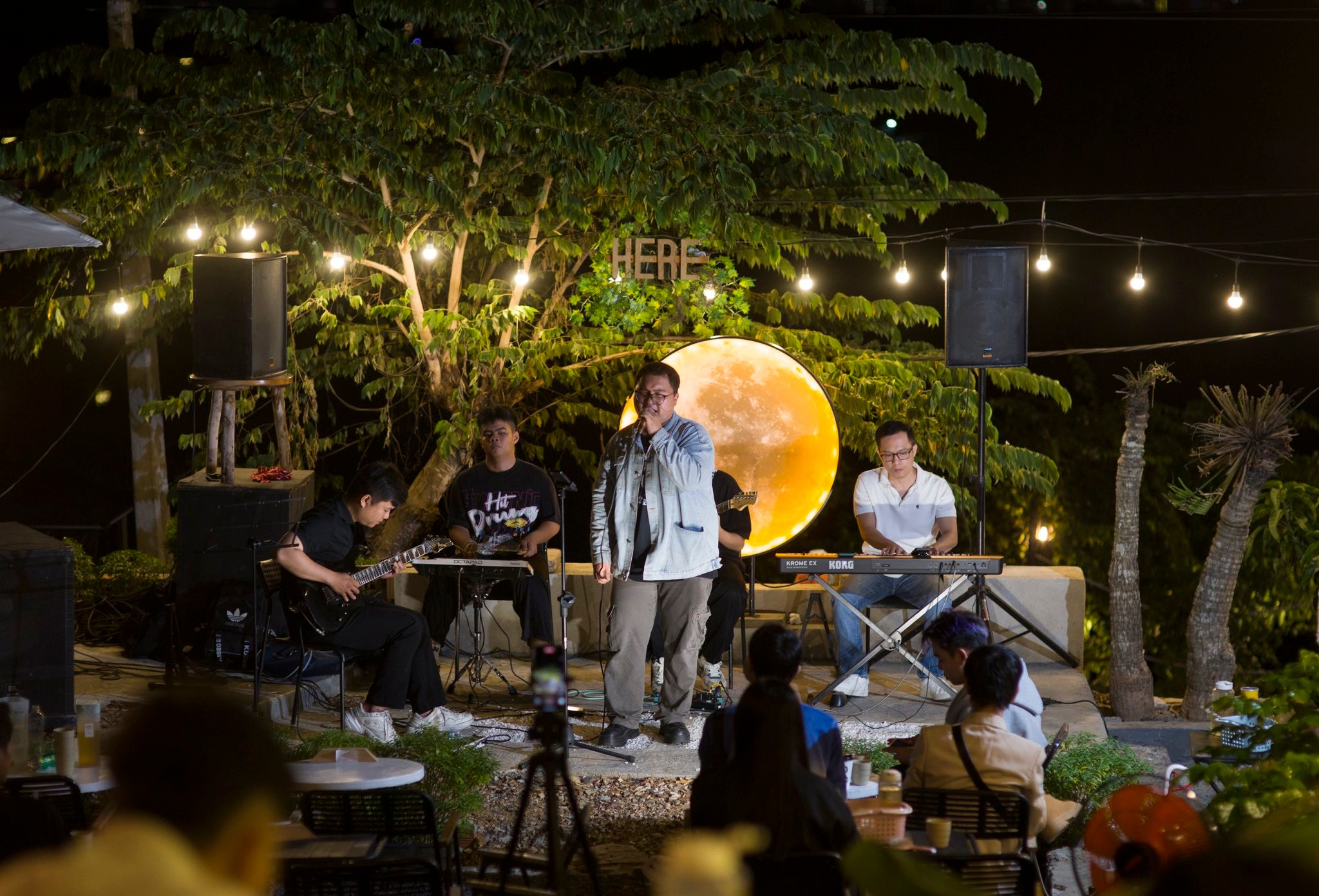 Cafe Acoustic 8/3 Ở Nha Trang Cho Cặp Đôi – 6 Quán Lãng Mạn Nghe Là “Đổ”
