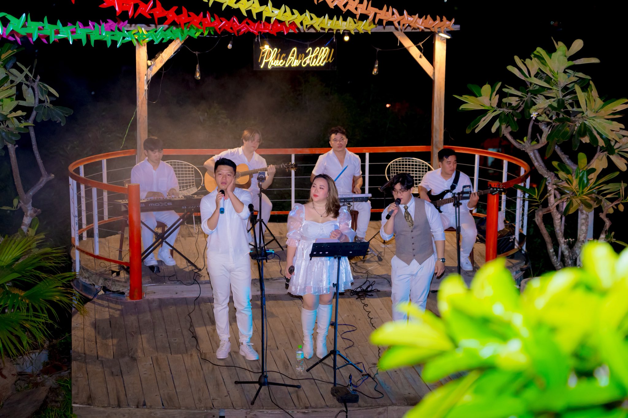 Cafe Acoustic 8/3 Ở Nha Trang Cho Cặp Đôi – 6 Quán Lãng Mạn Nghe Là “Đổ”