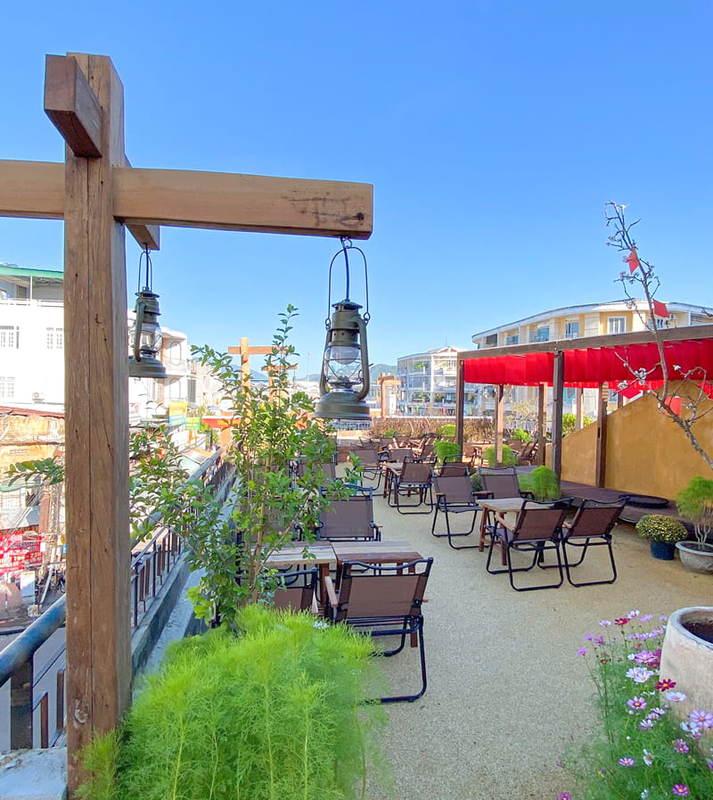 Đầm Coffee by Ola Quán Cafe Nha Trang view "Chợ Đầm" Siu Chill