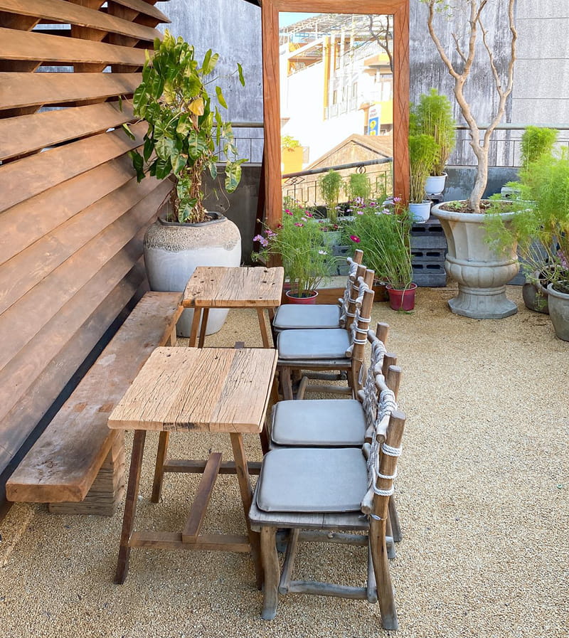 Đầm Coffee by Ola Quán Cafe Nha Trang view "Chợ Đầm" Siu Chill