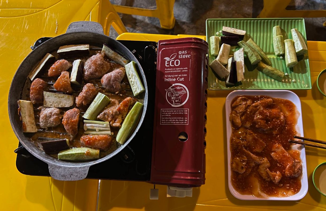 Ăn Gì Ở Hòn Chồng Bắc Nha Trang? Checkin 10 Quán Ngon View Biển Này Ngay