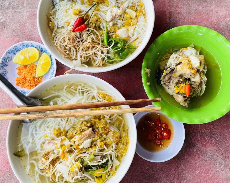 Ăn Gì Ở Tháp Bà Nha Trang? 10 Quán Ngon Rẻ Món Gì Cũng Có