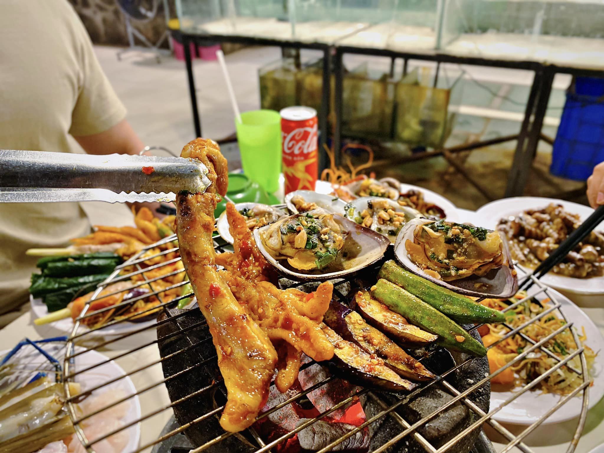 Ăn Gì Ở Hòn Chồng Bắc Nha Trang? Checkin 10 Quán Ngon View Biển Này Ngay