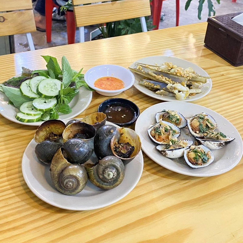 Đi Chơi Về Muộn? 8 Quán Ăn Đêm Nha Trang Mở Khuya Cực Đông