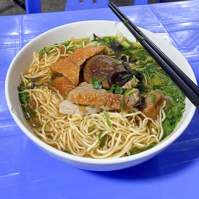 Đi Chơi Về Muộn? 8 Quán Ăn Đêm Nha Trang Mở Khuya Cực Đông