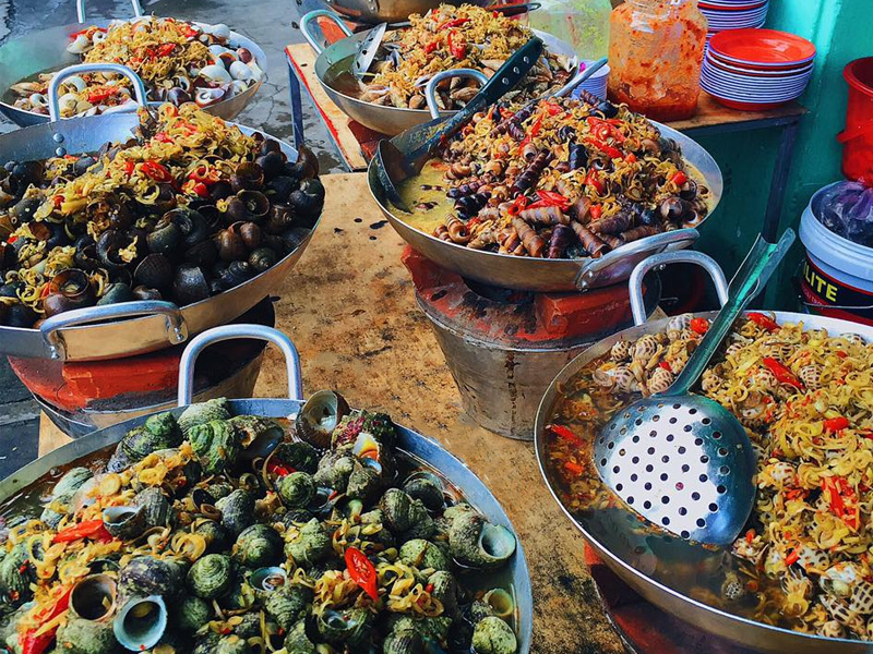 Ăn Gì Ở Phạm Văn Đồng Bắc Nha Trang? 10 Quán Ngon View Biển Nên Thử