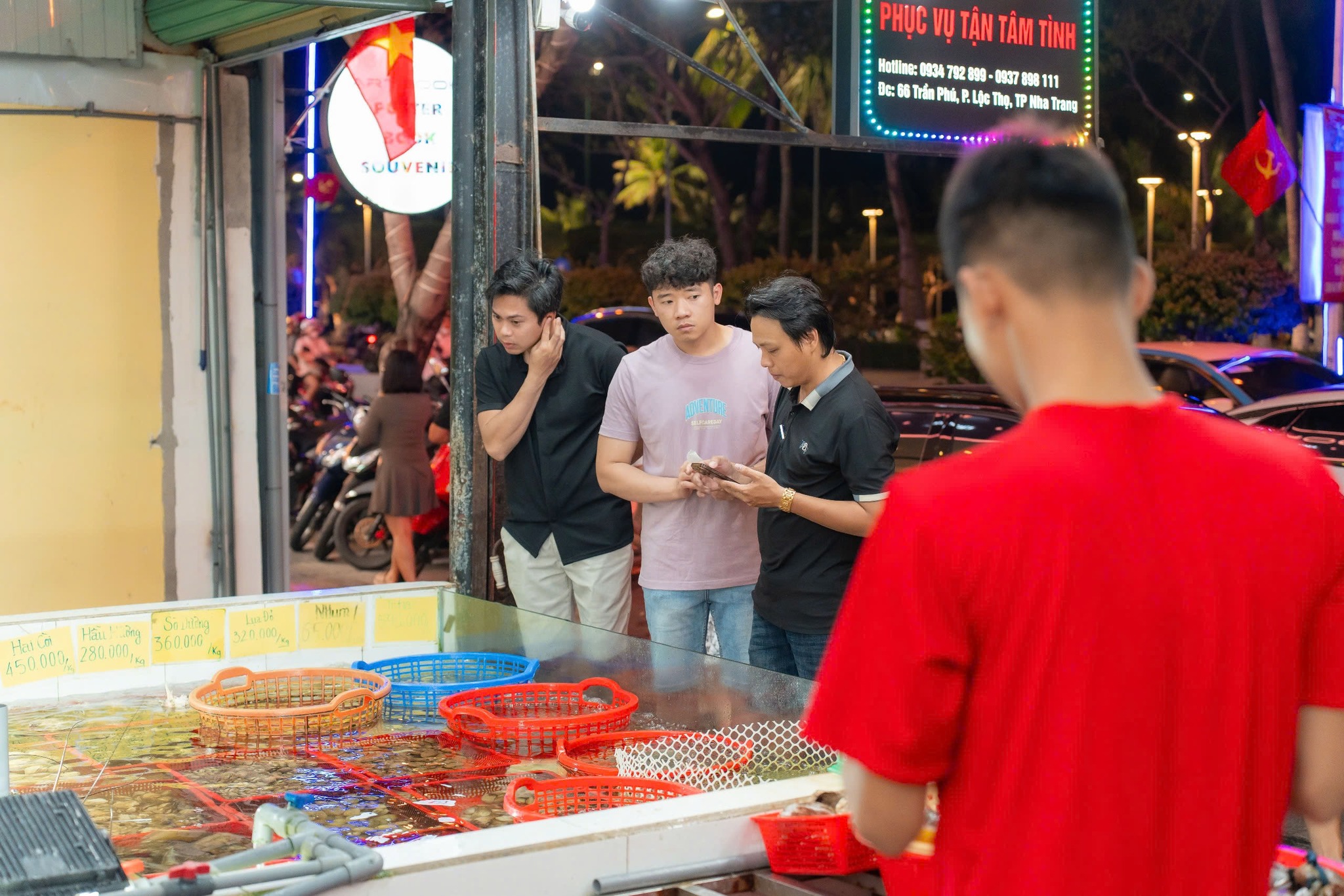 Hải Sản Tươi Sống Nha Trang 2026 Với 10 Quán Có Hồ Tôm Cua Tự Chọn