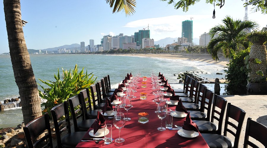 Quán Ăn Ngon Đường Trần Phú Nha Trang 10 Địa Chỉ View Biển Không Thể Bỏ Lỡ
