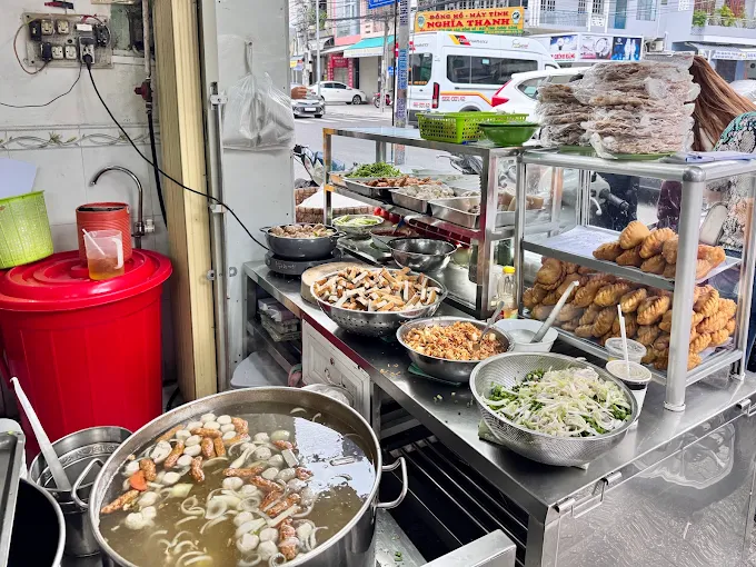 Ăn Gì Ở Tháp Bà Nha Trang? 10 Quán Ngon Rẻ Món Gì Cũng Có