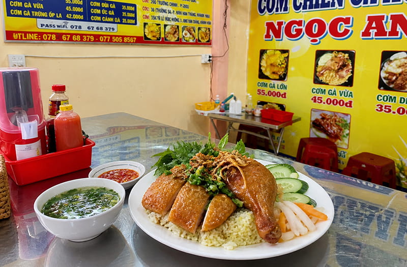 Cơm Gà Xối Mỡ Ngọc Anh Nha Trang