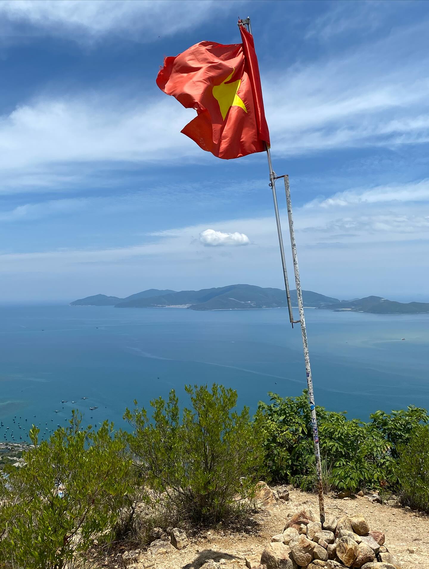 Núi Cô Tiên Nơi Ngắm Trọn Vịnh Nha Trang Từ Trên Cao