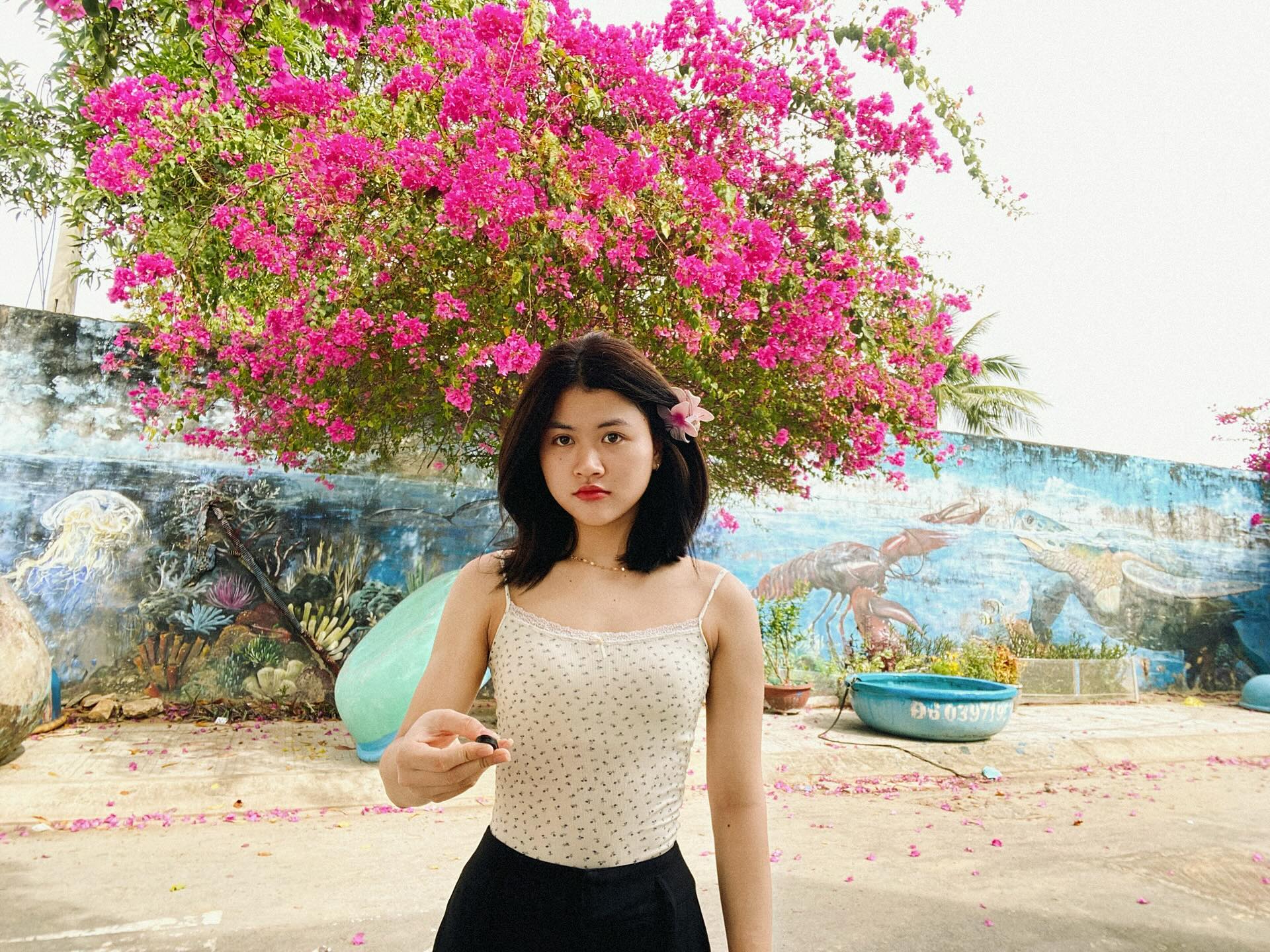 Làng Chài Bích Họa Và Mùa Hoa Giấy Tháng Hè Nha Trang