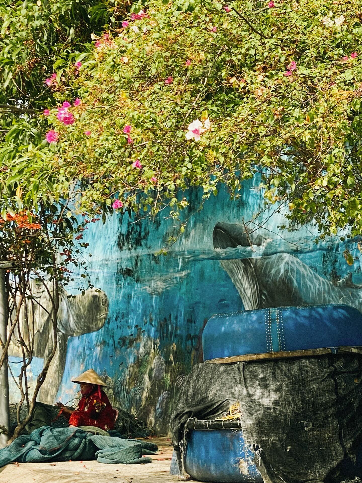 Làng Chài Bích Họa Và Mùa Hoa Giấy Tháng Hè Nha Trang