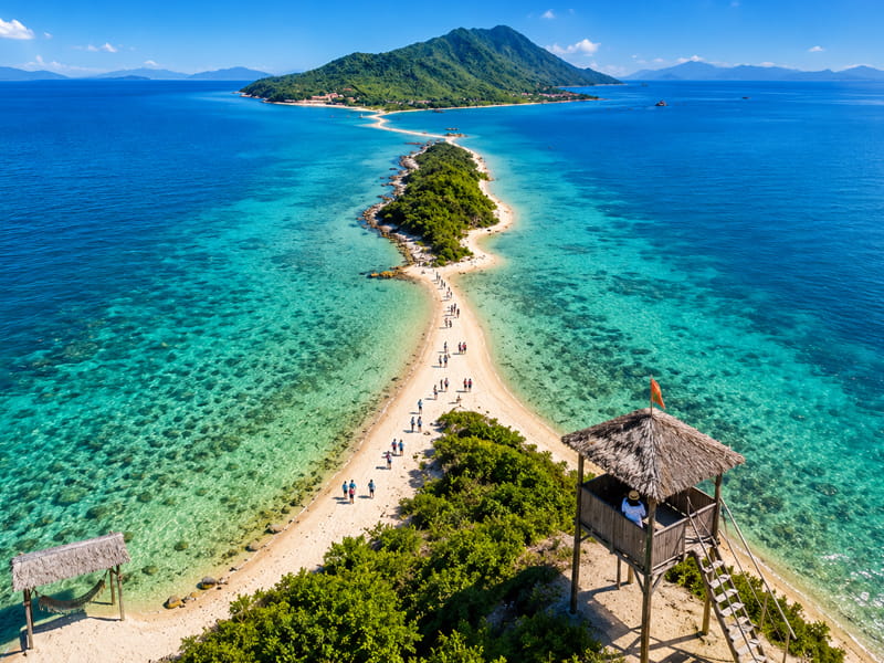 Điệp Sơn - Đảo Phật Nằm Vạn Ninh Con Đường Nổi Đi Bộ Độc Lạ