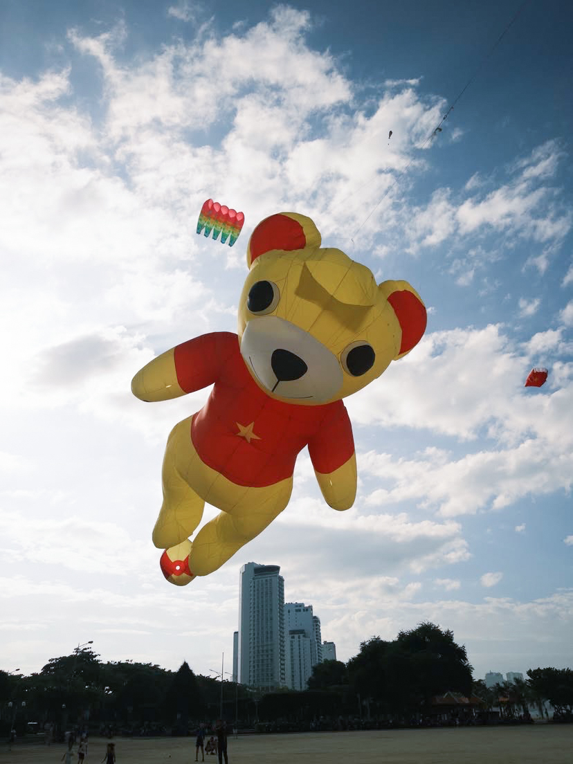 Review Lễ hội Diều khổng lồ Nha Trang 2026 Rực rỡ bầu trời Festival Biển