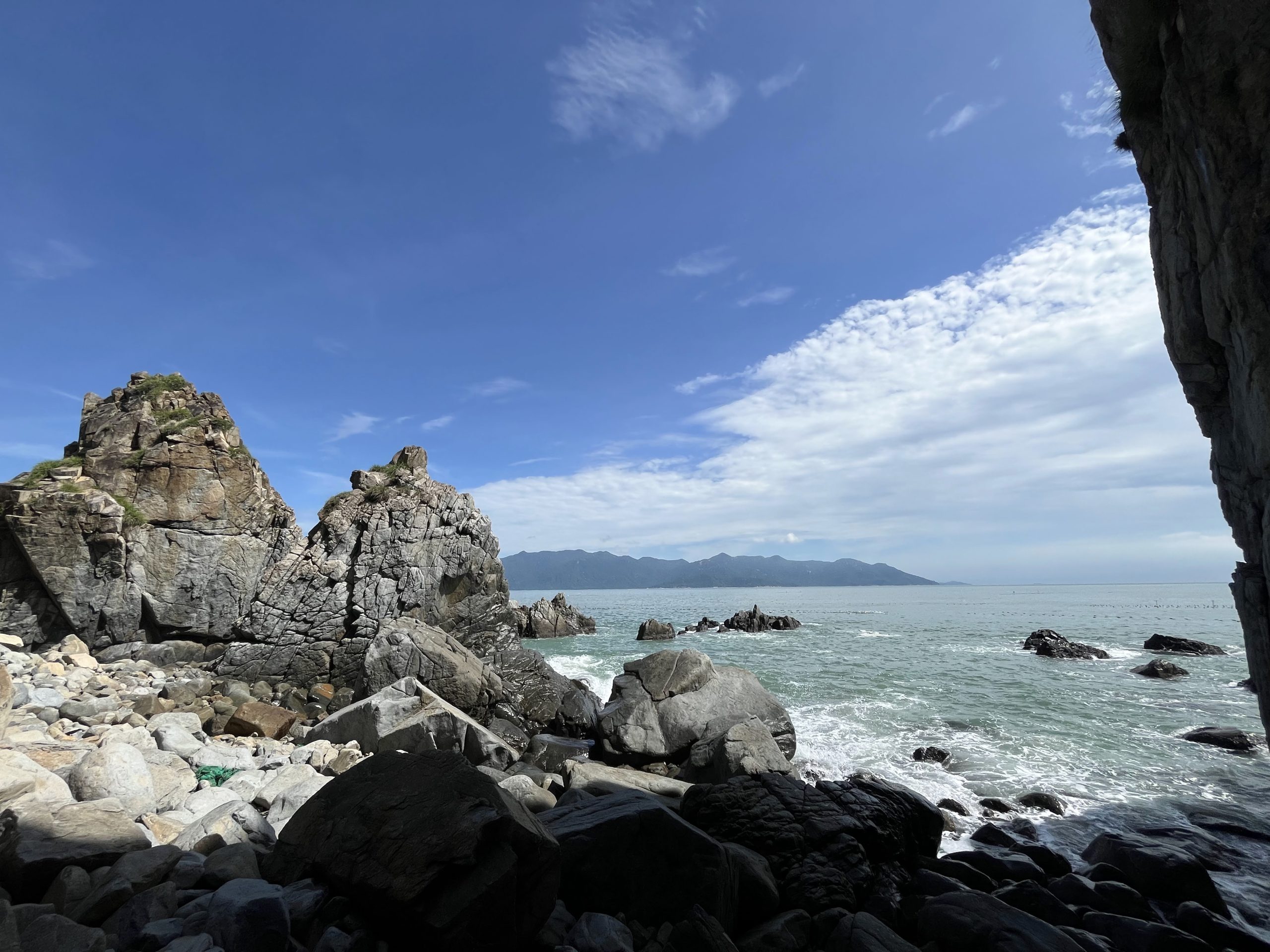 Hang Heo Bắc Nha Trang Qua Những Góc Đá Hoang Sơ Bên Biển