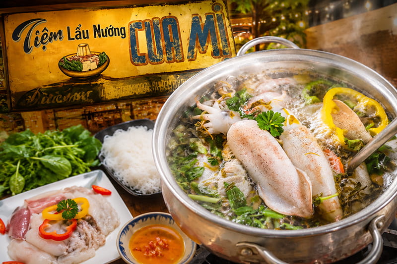 Tiệm Lẩu Mực, Nướng Của Mị Nha Trang, Tối Nào Cũng Full Bàn