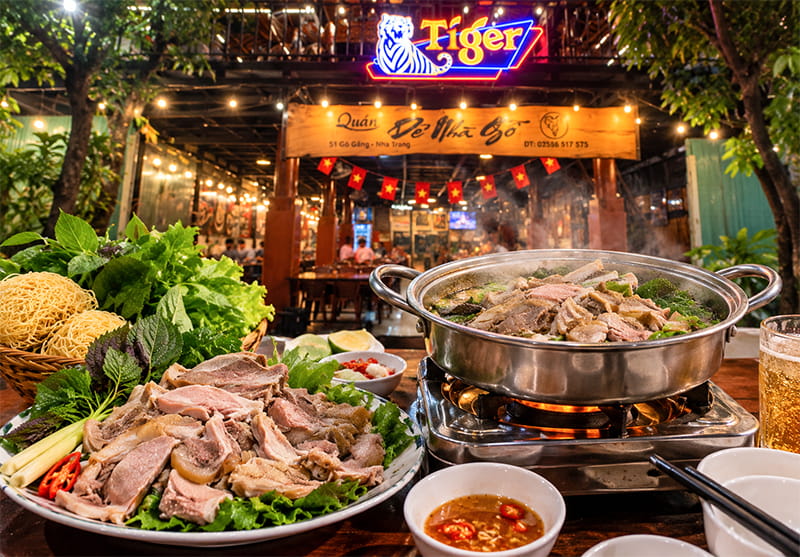 Quán Lẩu Dê Nhà Gỗ Tây Nha Trang, Ăn Tối Bình Dân, Đặt Sinh Nhật